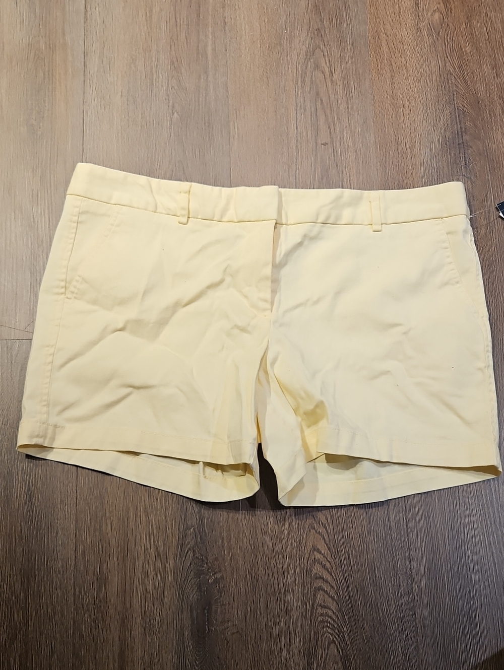 LAND & SEA Women's Light Yellow Stretch Chino Shorts, Sz 14, NWT